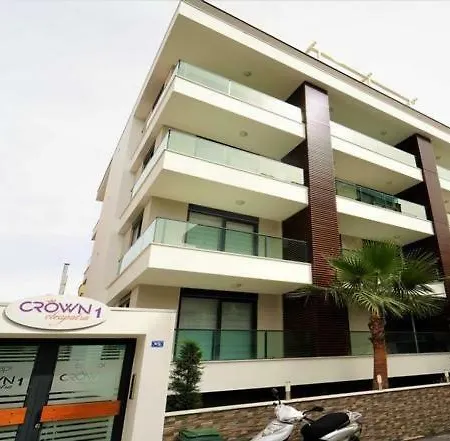 Apartment Cleopatra Crown