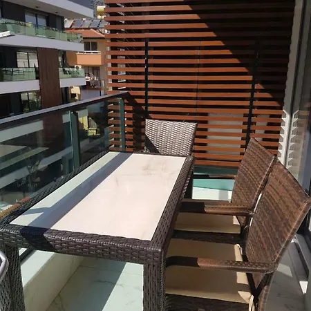 Cleopatra Crown Apartment *