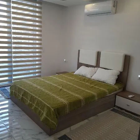 Cleopatra Crown Apartment